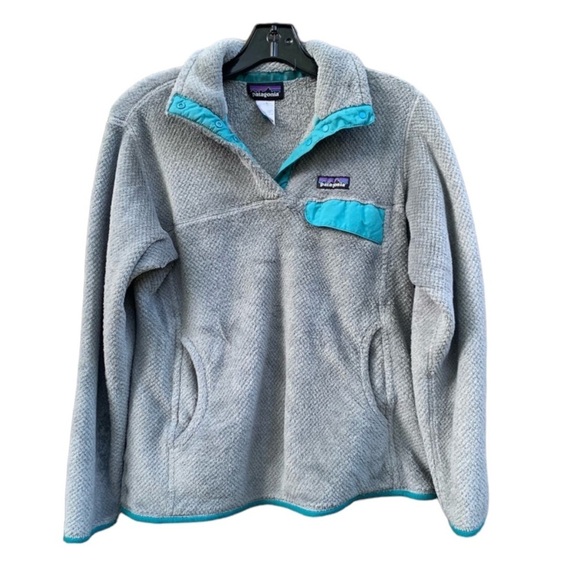 Patagonia Sweaters - PATAGONIA Re-Tool Snap-T Fleece Pullover in a Platinum Gray/Blue Size Medium